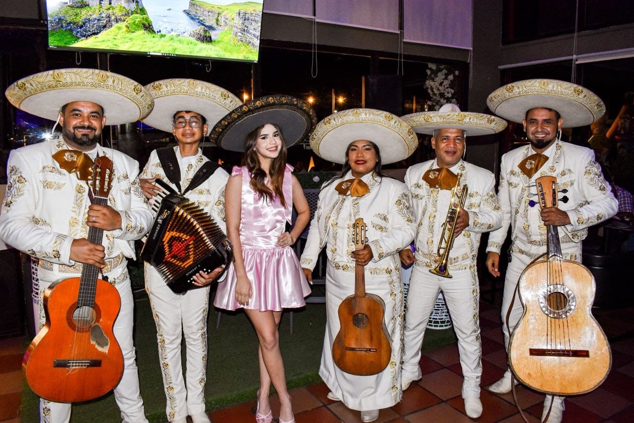 Mariachi Raza Mexicana